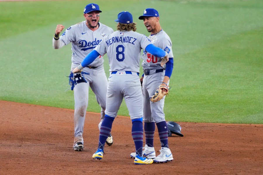 los-angeles-dodgers-clinch-back-to-back-world-series-titles-in-dramatic-game-7-victory