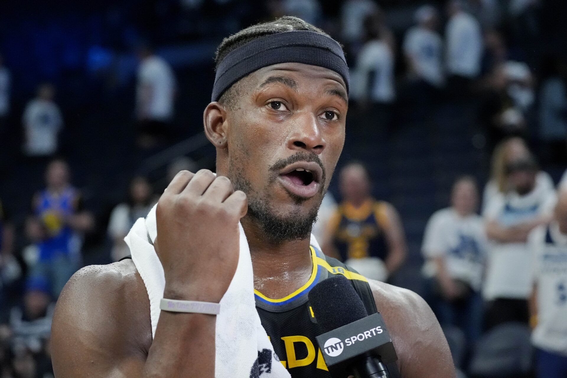 golden-state-warriors-jimmy-butler-suffers-season-ending-acl-injury